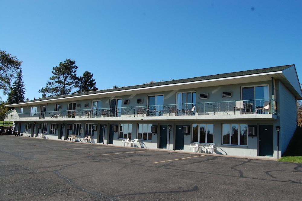 Northwoods Inn Llc