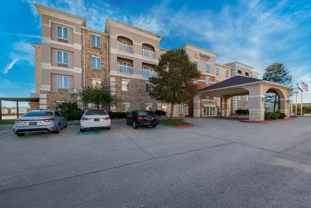 Comfort Suites Central